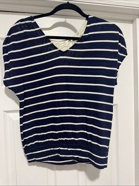 Express Navy and White Striped V‑Neck Short Sleeve Top
